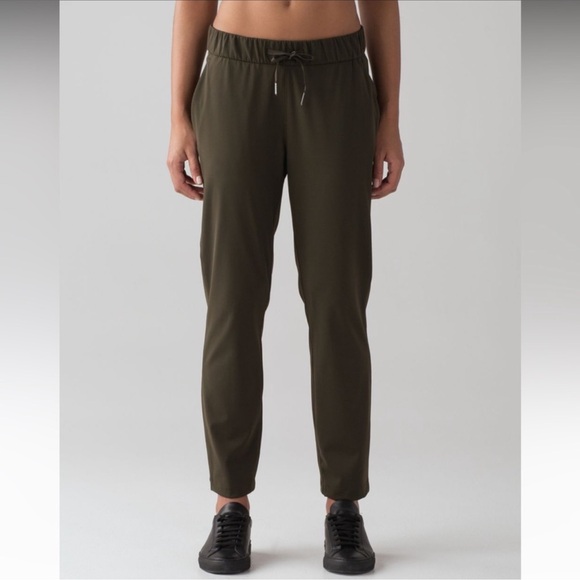 lululemon athletica Pants - Lululemon On The Fly Pant 28” size 8